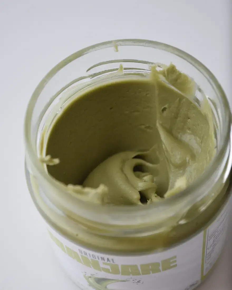 Texture de la crème vue du dessus du pot